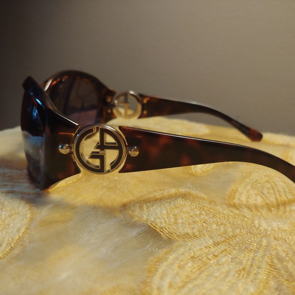 Giorgio Armani sunglasses 😎 tortoise shell NWOT